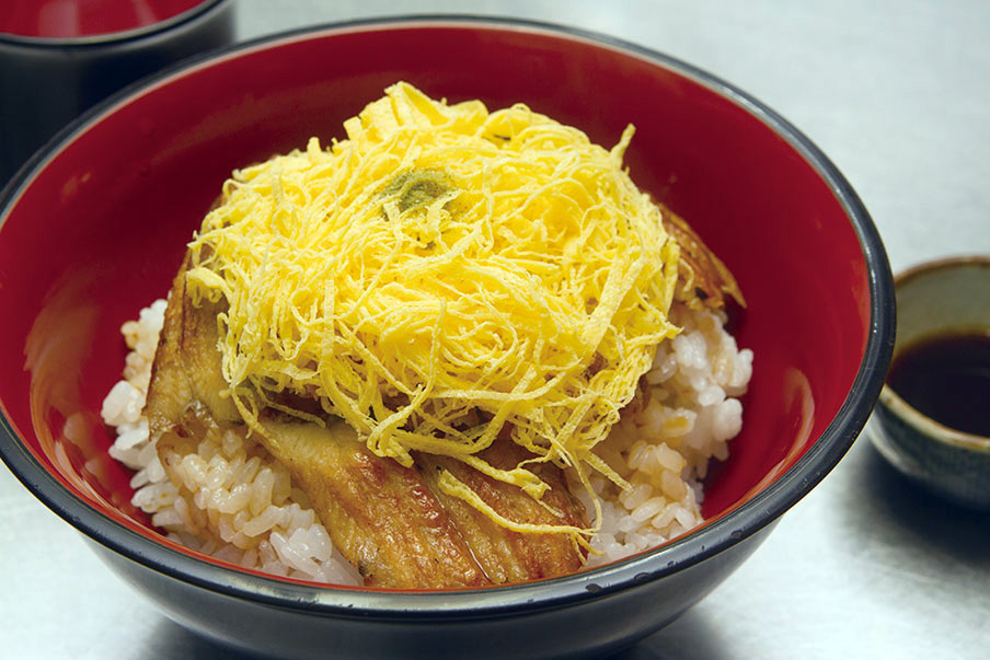 ANAGO-DON（穴子丼） : Rice topped with cooked conger eel & finely sliced egg